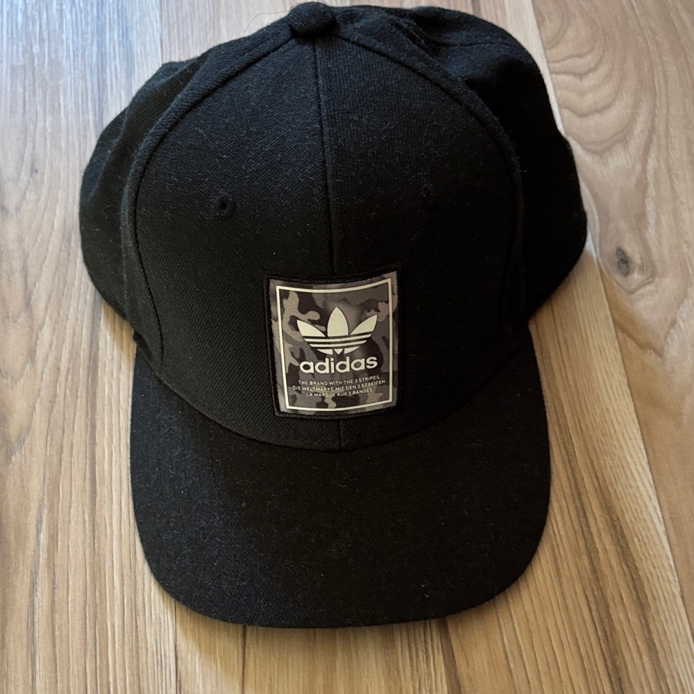 Adidas Black Camouflage Logo Cap! Like new! SnapBack! Never worn!